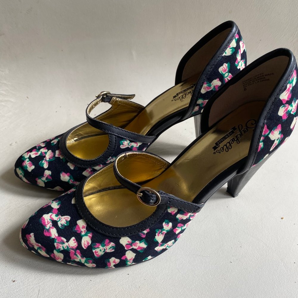 Seychelles Heritage Bowtie Print Heels